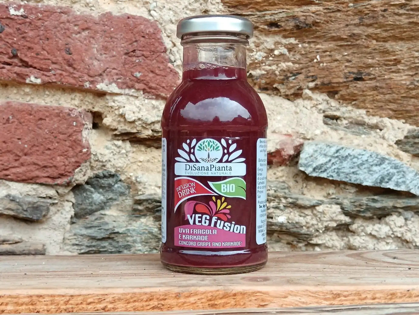 succo di frutta Veg-Fusion all'uva fragola e Karkadè biologico in bottiglietta da 200ml