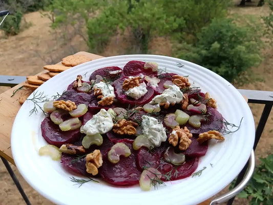 carpaccio di barbabietola rossa con noci sedano e formaggio