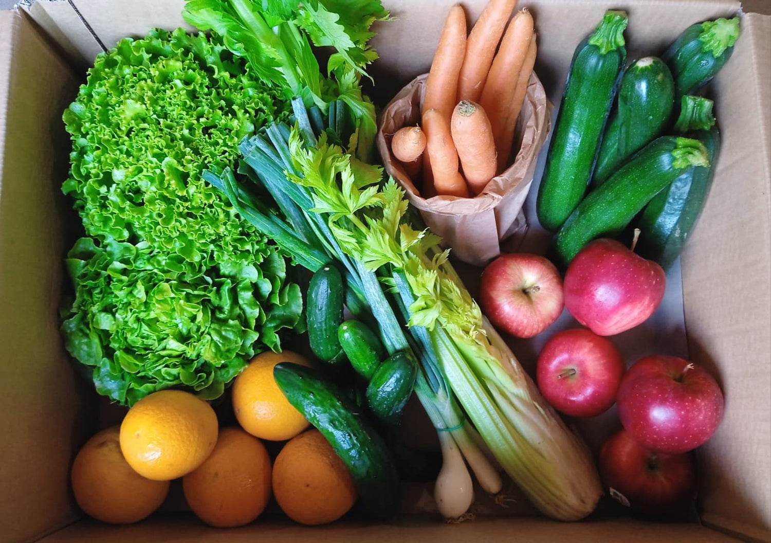 cassetta mista di frutta e ortaggi freschi biologici di stagione